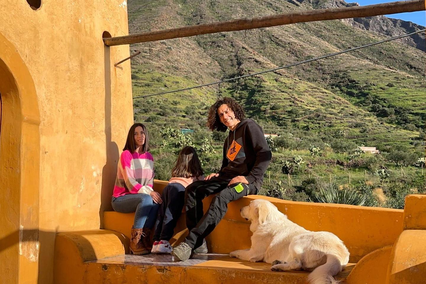 Dans une Italie en plein déclin démographique, la rentrée très symbolique d’Aisha, unique élève d’une école sur l’île de Stromboli