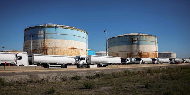 Oil prices and rising interest rates push French public finances further into red