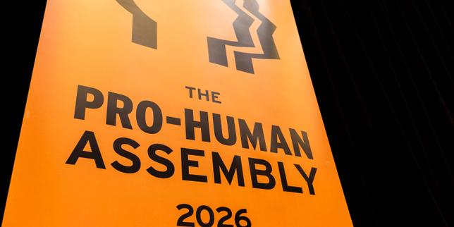 Left-wing US Senator Bernie Sanders and far-right advisor Steve Bannon warn of AI dangers in rare agreement