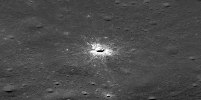 Ein neuer Krater mit einem Durchmesser von 222 Metern wurde dank einer NASA-Sonde auf dem Mond entdeckt