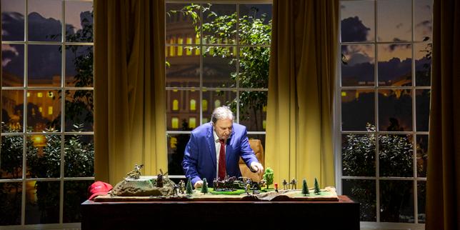Au Théâtre de Paris, André Marcon seul maître à bord d’un Ubu imitant Donald Trump