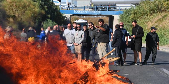 Prix des carburants : les aides pour les pêcheurs « suivront la variation des cours du carburant », annonce la ministre de la mer et de la pêche, Catherine Chabaud ; les blocages levés à Nice et dans l’Hérault