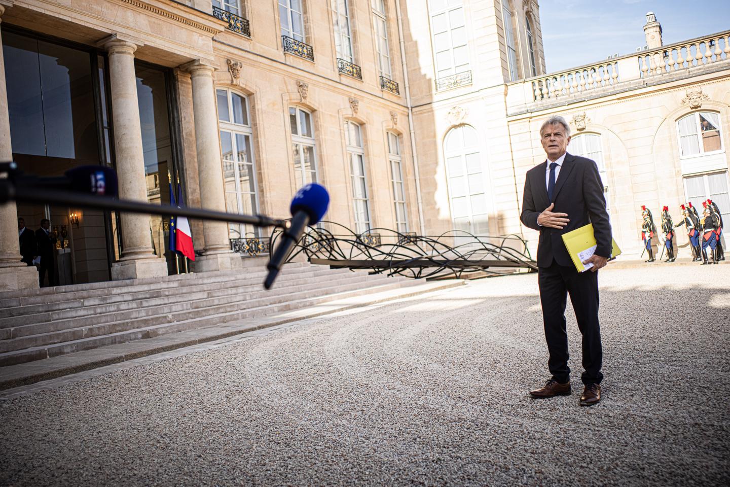 Fabien Roussel demande la prise en charge des soins du cancer