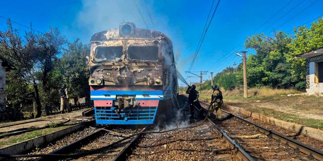 IN DIRECT, war in Ukraine: missile hits suburban train in Kharkiv region