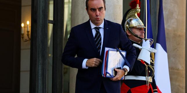 Budget 2027 : une quarantaine d’associations s’opposent au délai de carence pour certaines allocations aux étrangers proposé par Sébastien Lecornu