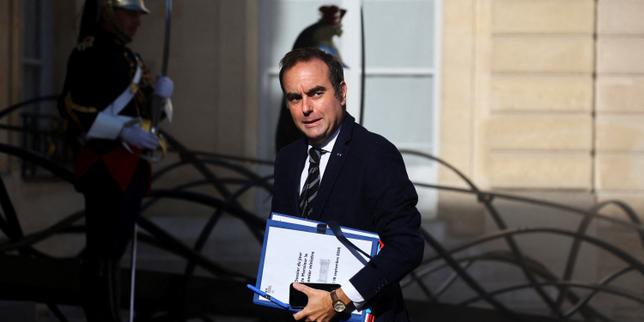 French PM warns against 'irresponsible' escalation of high school demonstrations