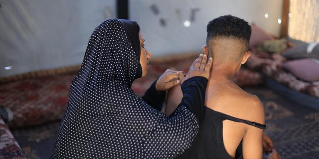 A Gaza, les femmes seules désormais responsables de la survie de leur famille : « Des gens étaient tués en chemin, mais il fallait que j’avance pour trouver à manger pour les enfants »