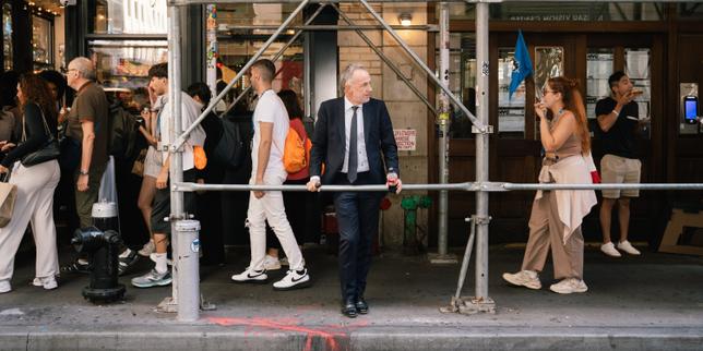 A New York, Zohran Mamdani et Emmanuel Grégoire s’affichent ensemble pour défendre l’accès au logement et la lutte contre le réchauffement climatique