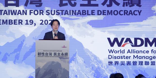 Before Xi Jinping's visit to the US, Taiwanese worry about postponed arms deliveries