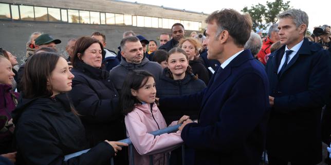 Saint-Pierre-et-Miquelon est bien « français », martèle sur place Emmanuel Macron, en réponse aux visées expansionnistes de Donald Trump