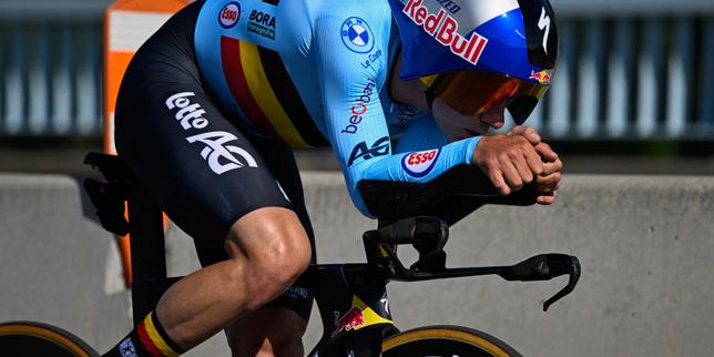 Remco Evenepoel de nouveau champion du monde de cyclisme en contre-la-montre, un exercice que le coureur belge n’a de cesse de perfectionner