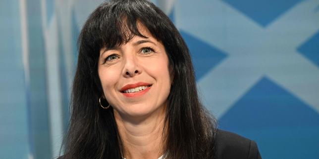 Elif Eralp, le nouveau visage de la gauche radicale, aux portes de Berlin