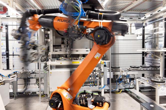 Dans une usine d’assemblages de moteurs Mercedes-Benz, à Berlin, le 9 juin 2026.  - AXEL SCHMIDT/REUTERS