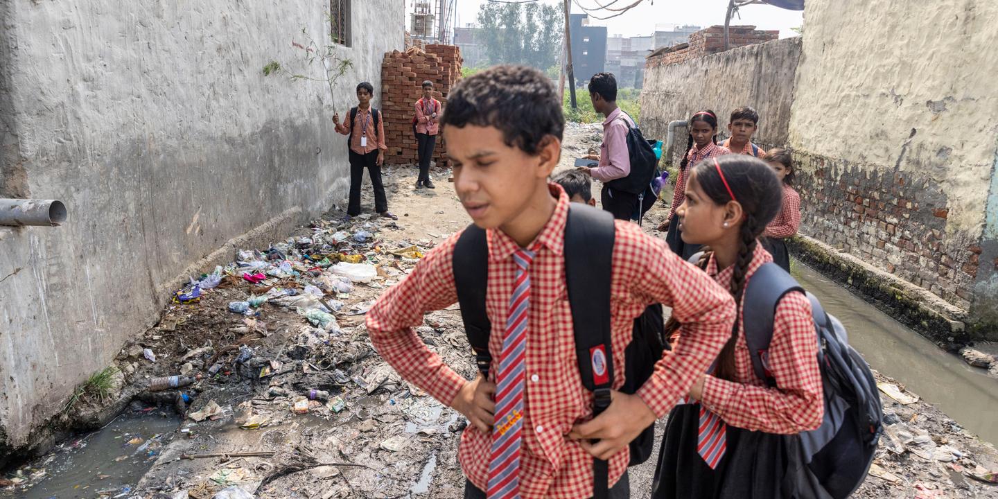En Inde, le parti des cafards dénonce l’état de décrépitude des écoles : « On traite les enfants pire que des animaux »