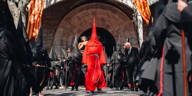 Visite du Pape à Paris : au RN, la laïcité cède la place à l’exaltation des « racines chrétiennes de la France »