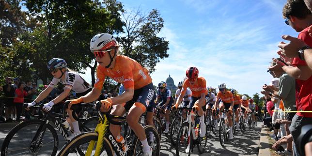 EN DIRECT, Mondiaux de cyclisme : les coéquipières de Demi Vollering accélèrent à l’avant de la course en ligne