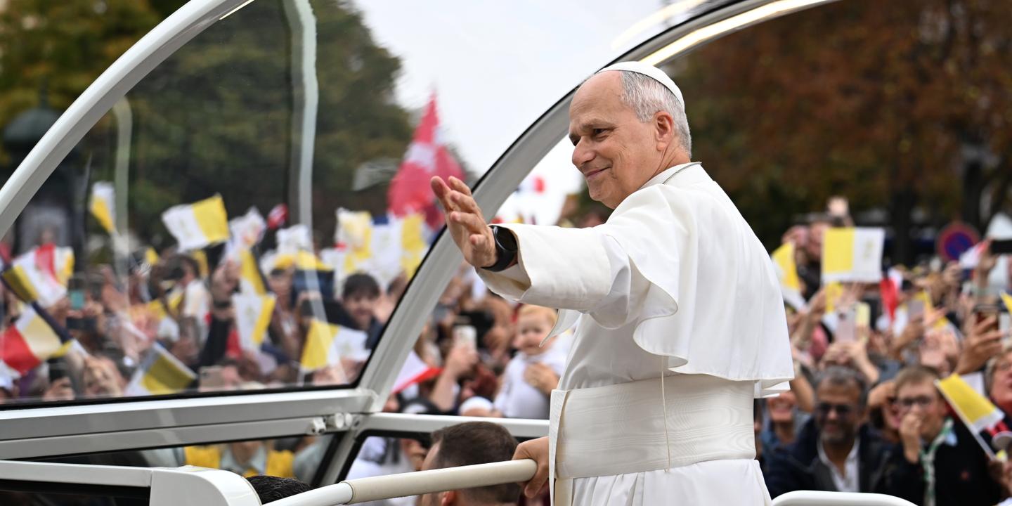 EN DIRECT, visite du pape à Paris : Léon XIV entame un défilé en papamobile sur les Champs-Élysées avant de célébrer la messe devant des centaines de milliers de personnes sur la Concorde