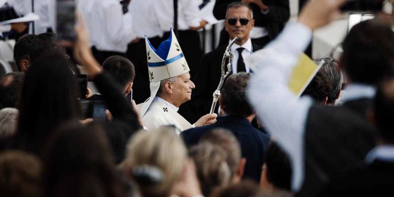 Le pape Léon XIV arrive sur la place de la Concorde pour la messe à Paris, le samedi 26 septembre 2026.
