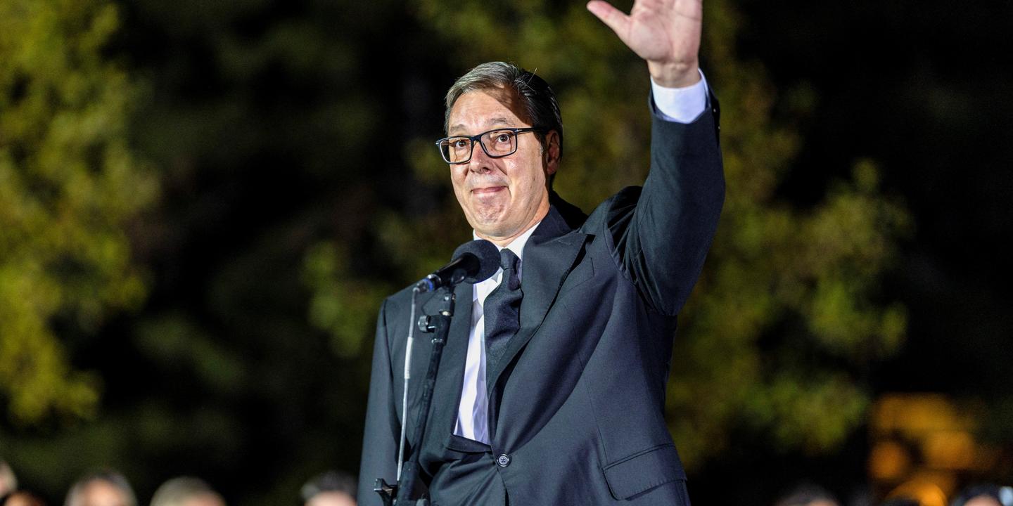 En Serbie, le président, Aleksandar Vucic, démissionne et brigue le poste de premier ministre