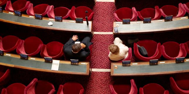 EN DIRECT, sénatoriales 2026 : Mathieu Darnaud (LR) et Claude Malhuret (Horizons) réélus dès le premier tour, suivez les résultats et les réactions en direct