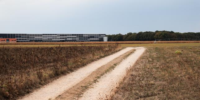 A Ferrières-en-Gâtinais, après les incendies de l’été, « comment peut-on nous coller une Seveso à côté de la forêt ? »
