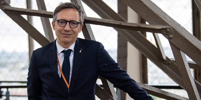 Eiffel Tower director steps down after uproar over removing women staff for Hindu group's visit