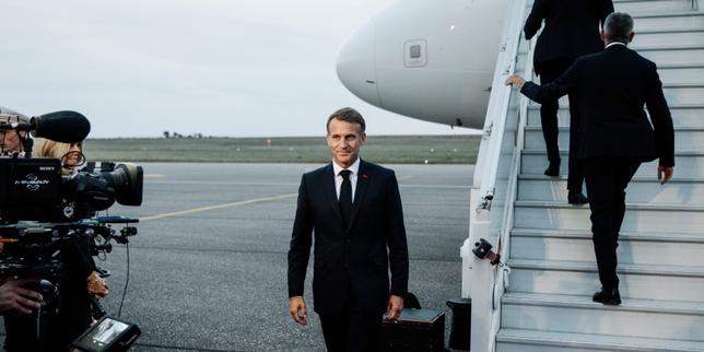 Macron makes unexpected appearance at missile test launch from nuclear submarine
