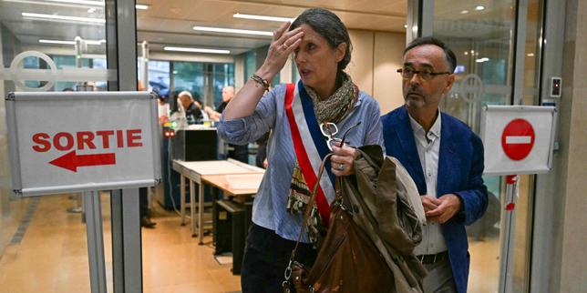 Au procès de Robert Ménard pour avoir refusé le mariage d’un homme sous OQTF, une peine d’amende requise
