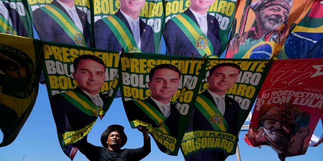 Au Brésil, Lula et Flavio Bolsonaro éclipsent les autres candidats à la présidentielle