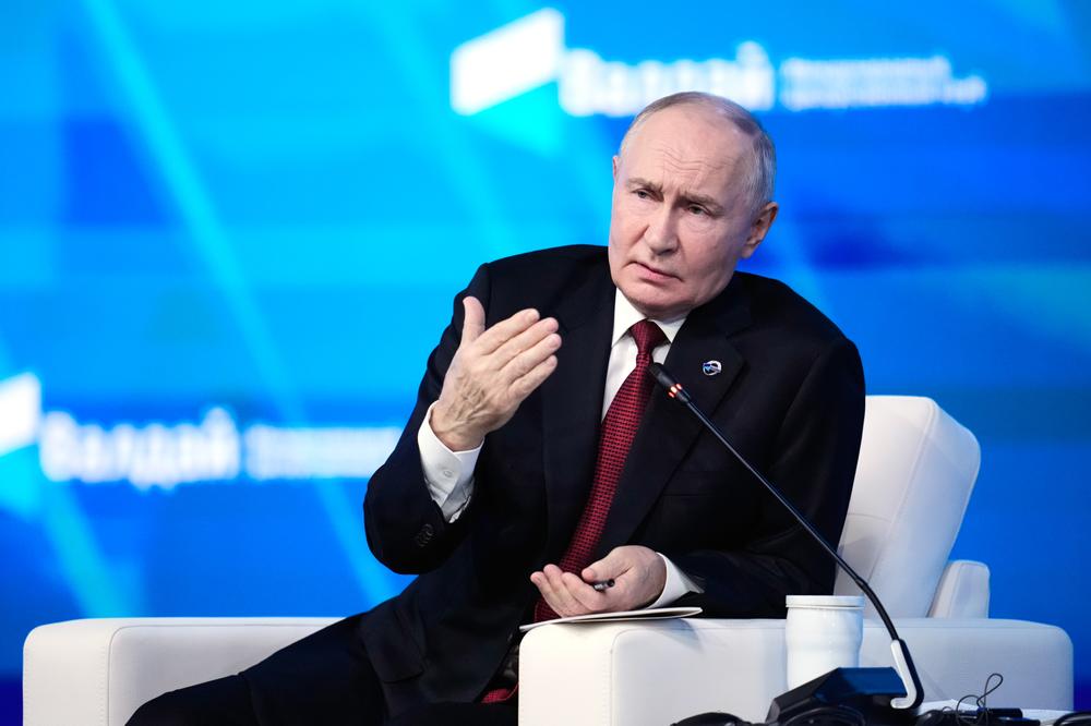 Le président russe, Vladimir Poutine, à Moscou, le 1ᵉʳ octobre 2026. - PAVEL BEDNYAKOV/AP