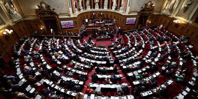 Au Sénat, les centristes deviennent la deuxième force politique au détriment des socialistes, fragilisés