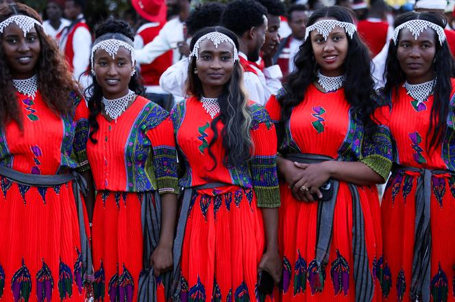 Des personnes vêtues de costumes traditionnels Oromo assistent à la célébration d’Irreecha, à Addis-Abeba, en Ethiopie, le 3 octobre 2026. - TIKSA NEGERI/REUTERS