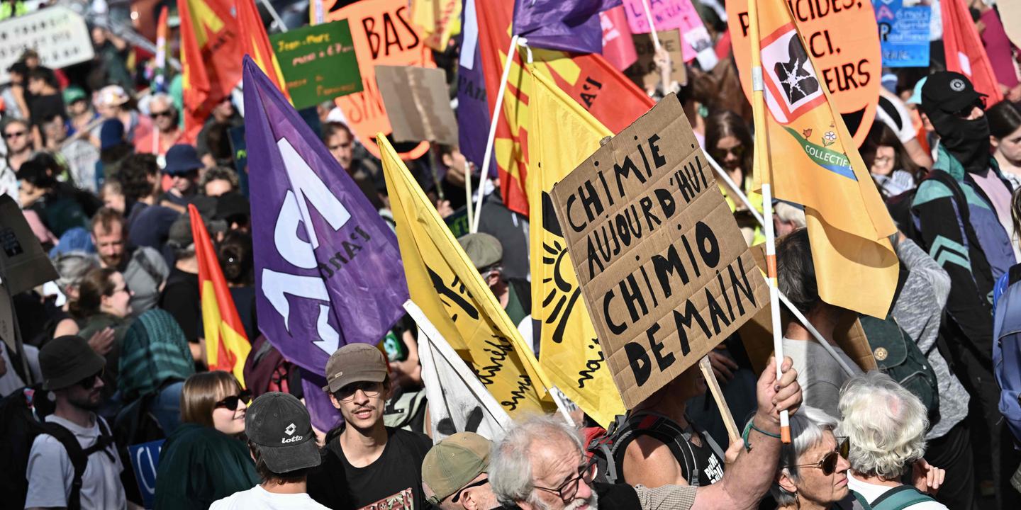 « Pesticides à vie ? Non merci ! » : partout en France, des mobilisations contre un projet européen de dérégulation « dévastateur »