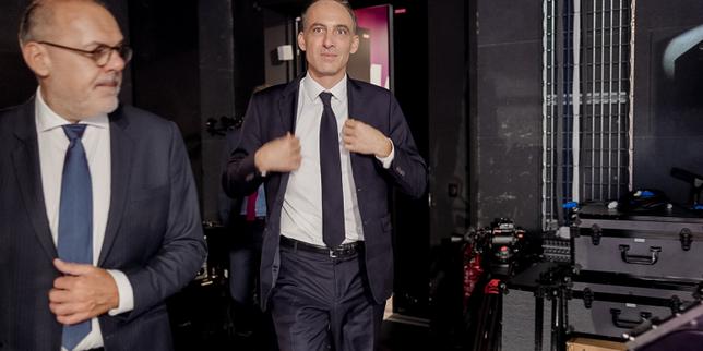 Primaire de la gauche : Raphaël Glucksmann se dit « désolé » après ses propos « inélégants » sur Ségolène Royal