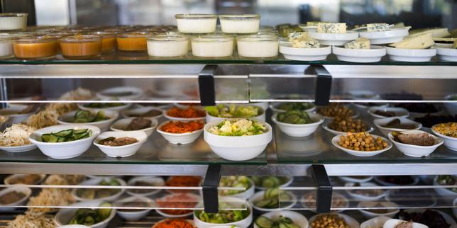 « Notre fierté, c’est quand les étudiants nous disent que c’est bon » : dans les cuisines d’un resto U, à Gif-sur-Yvette