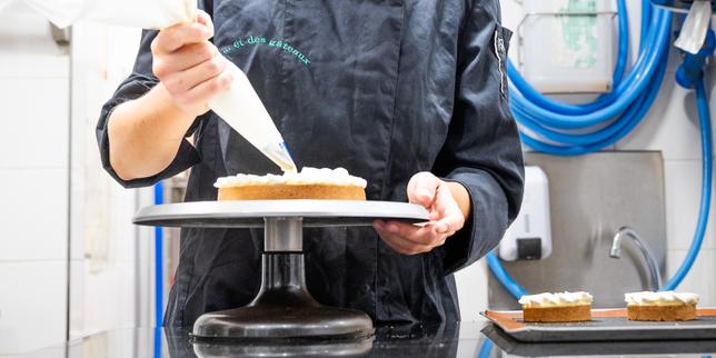« Je n’ai pas la force de lutter contre l’IA » : face aux ravages de l’automatisation, une partie des jeunes se tourne vers des métiers manuels