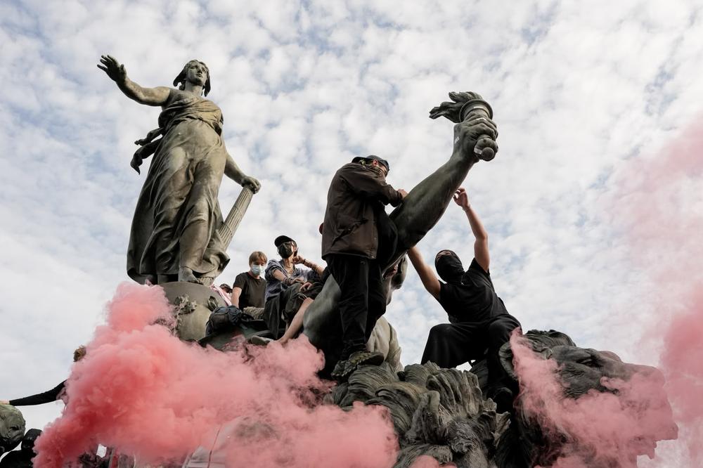 Place de la Nation, à Paris, le 6 octobre 2026. - ADRIENNE SURPRENANT/MYOP POUR « LE MONDE »