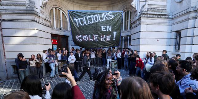 In Belgium, a fourth day of high school student protests is marred by violence