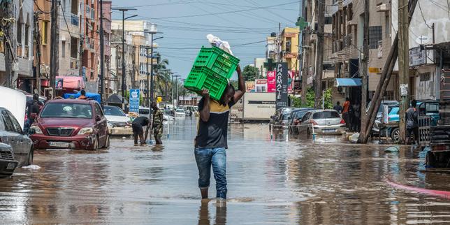 Dakar : les images des inondations qui frappent la capitale sénégalaise