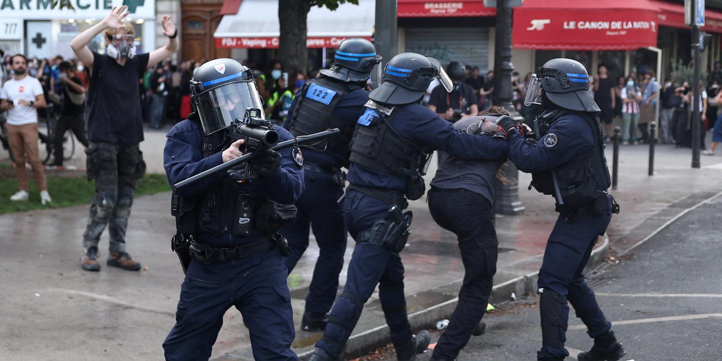 https://img.lemde.fr/2026/10/06/60/0/4650/2325/1440/720/60/0/008ba41_ftp-1-g25efdv209gl-2026-10-06t164836z-609920-rc2sxnaf2kue-rtrmadp-3-france-protest.JPG