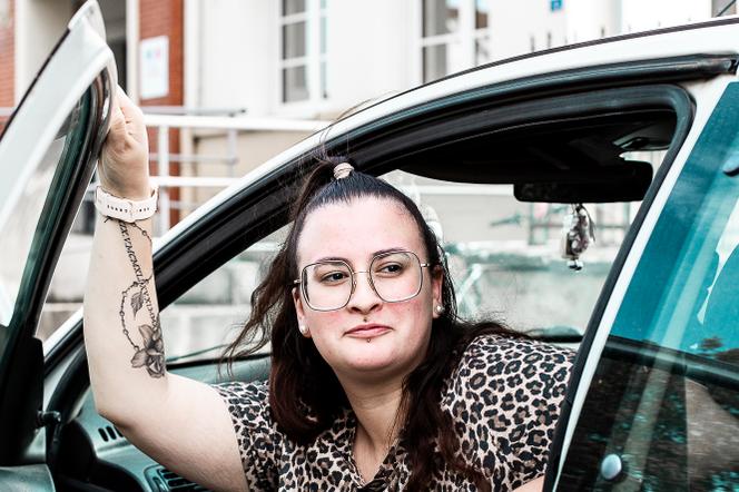 Cassandra Laurens, 21 ans, en recherche d’emploi, à Pierre-de-Bresse (Saône-et-Loire), le 28 septembre 2026.  - CLAIRE JACHYMIAK/HANS LUCAS POUR « LE MONDE »