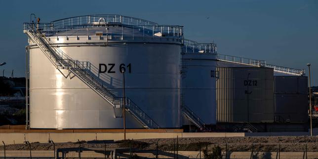 Faire baisser les prix du gazole en mobilisant les stocks stratégiques : une démarche inédite qui pose de nombreuses questions