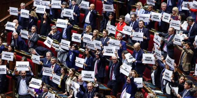 En Italie, Giorgia Meloni fait adopter sa très décriée réforme de la loi électorale
