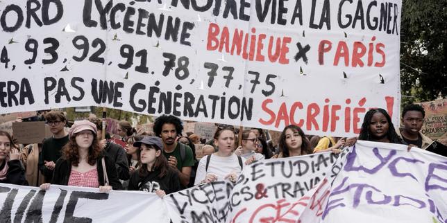 High school protests draw tens of thousands across France for second time in a week