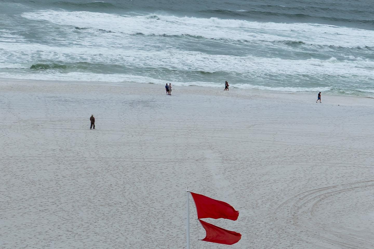 Hurricane Isaias approaches Florida Gulf Coast with dangerous winds and flooding