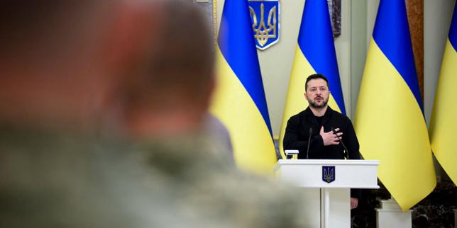 EN DIRECT, guerre en Ukraine : face à Donald Trump, qui réclame « un nouveau président » à Kiev, le Royaume-Uni assure Volodymyr Zelensky de sa « totale solidarité »