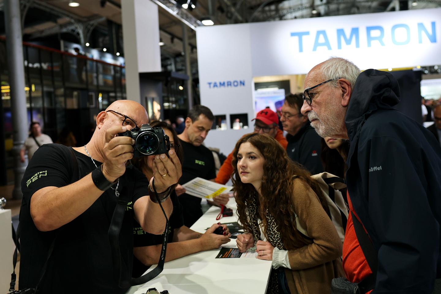 Camera sales rise despite competition from smartphones