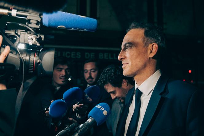 Raphaël Glucksmann après sa victoire à la primaire de la gauche sociale-démocrate, à Paris, le 11 octobre 2026. - MARIE MAGNIN/DIVERGENCE POUR « LE MONDE »