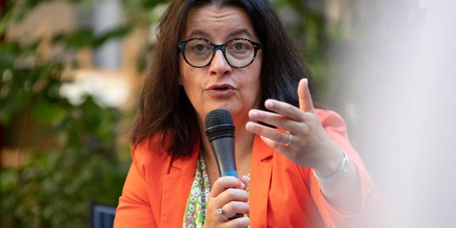 "Die Reichsten kaufen sich das Privileg, nicht den gleichen Regeln unterworfen zu sein." "Oxfam greift den Staat vor Gericht an, weil er die "Gleichheit gegen die Steuer" besiegt hat