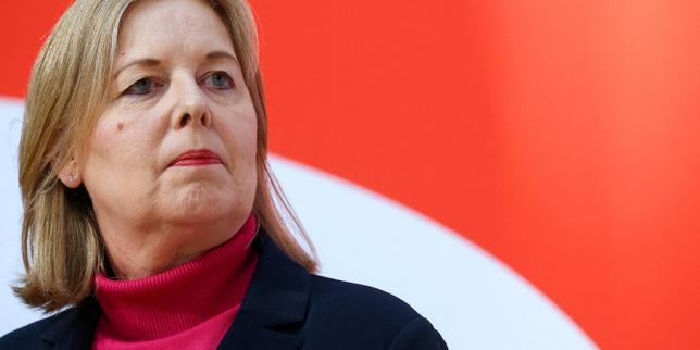 German minister resigns, rocking coalition government